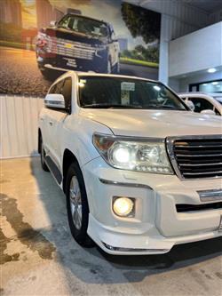 تۆیۆتا لاند کروزەر